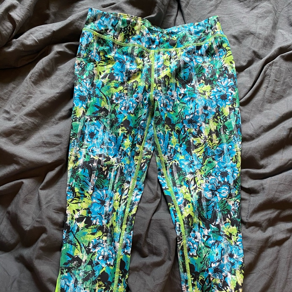 Workout Leggings - Picture 2 of 3